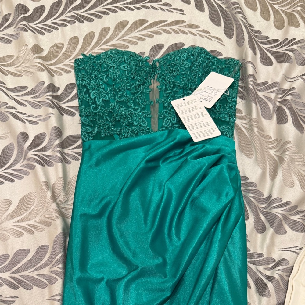 Elegant Teal Strapless Prom Dress